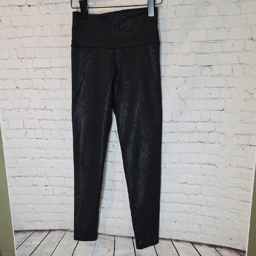 OFFLINE by Aerie Black Metallic Snake Print High Waisted Leggings‎ Size M